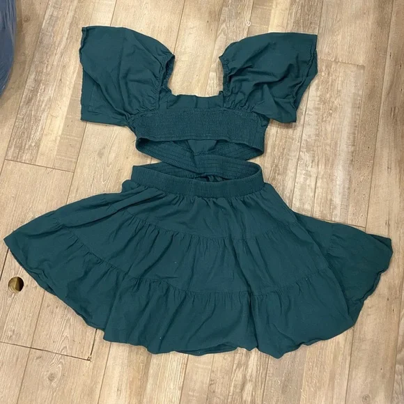 Asymmetrical Green Dress - Picture 8 of 9